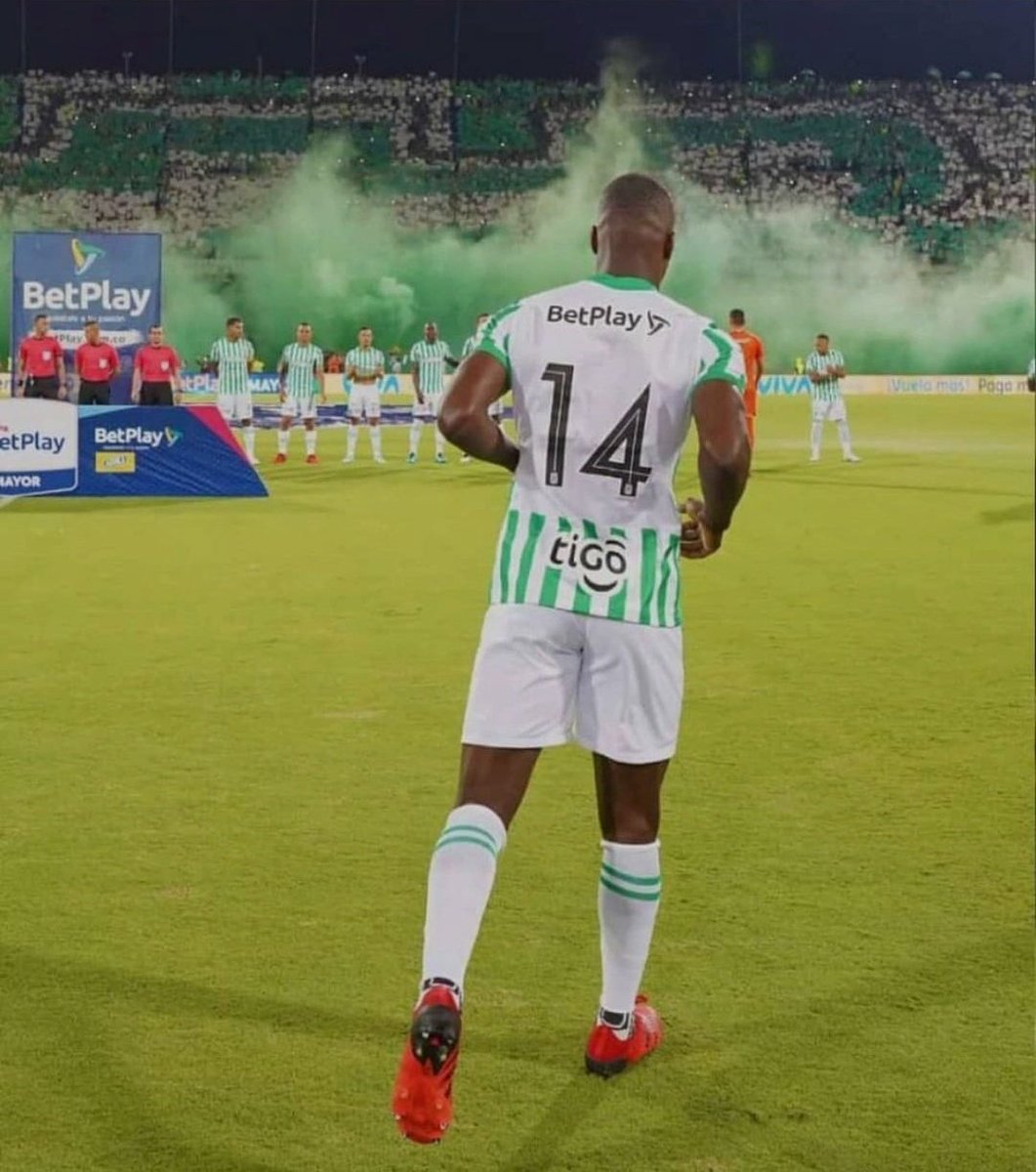 Alejavivas07's tweet photo. En nuestras oraciones estás 🙏🏻 #FuerzaBaldo estamos contigo. 💚💚🙏🏻 #AtleticoNacional #Nacional #LigaBetplay https://t.co/N4UhtaqX4w