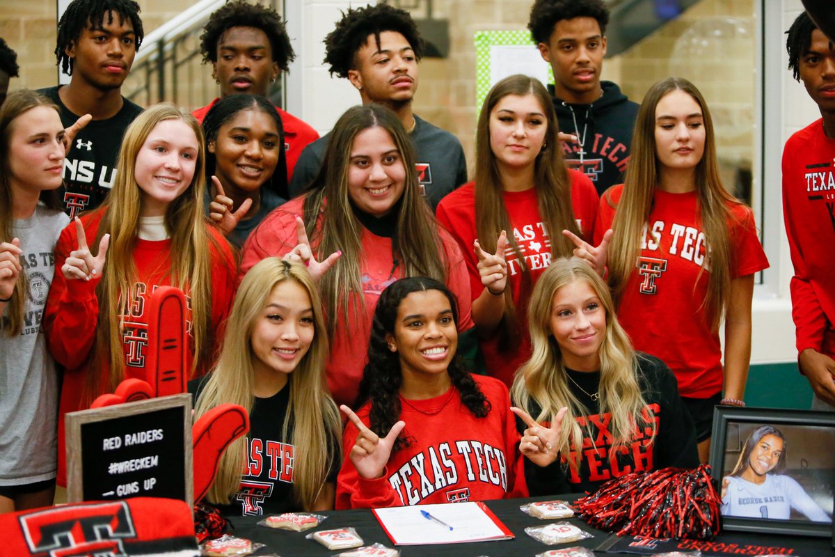 Duns_more's tweet photo. George Ranch senior Dylan Hoskins (@DylanHoskins7) signed to play volleyball at Texas Tech University (@TexasTechVB). Dylan led the team in serve receptions (585) and collected 400 digs. #txhsvb @GRHSLonghornVB https://t.co/wo88kL1eas
