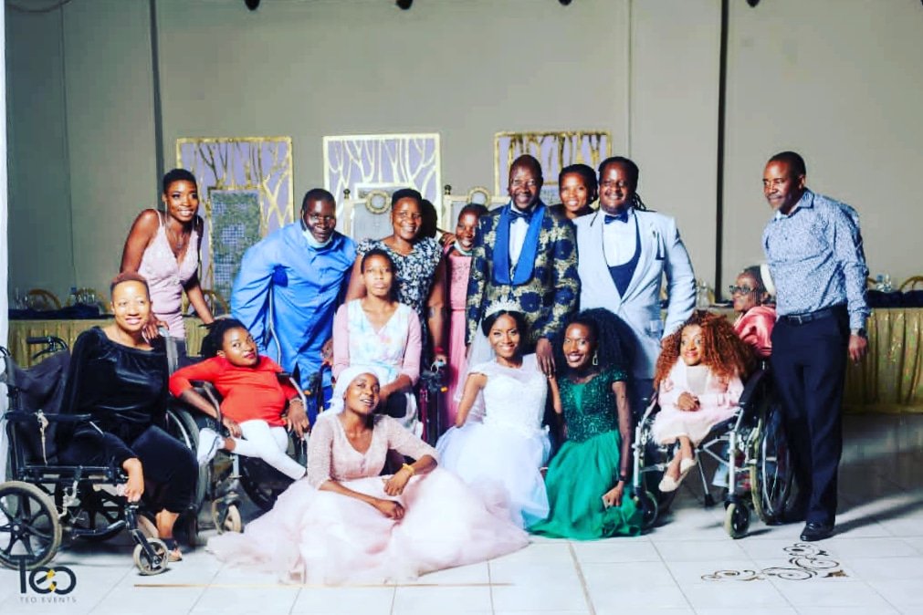Thisability Hub director @tk_tsikai poses for a photo with the lovely bride & groom as well as other guests who attended the Kademaunga - Zhiva wedding. We at Thisability Hub would like to wish the newly weds well. #disabilityrightszw #inclusionmatters #Zimbabwe #DoMore