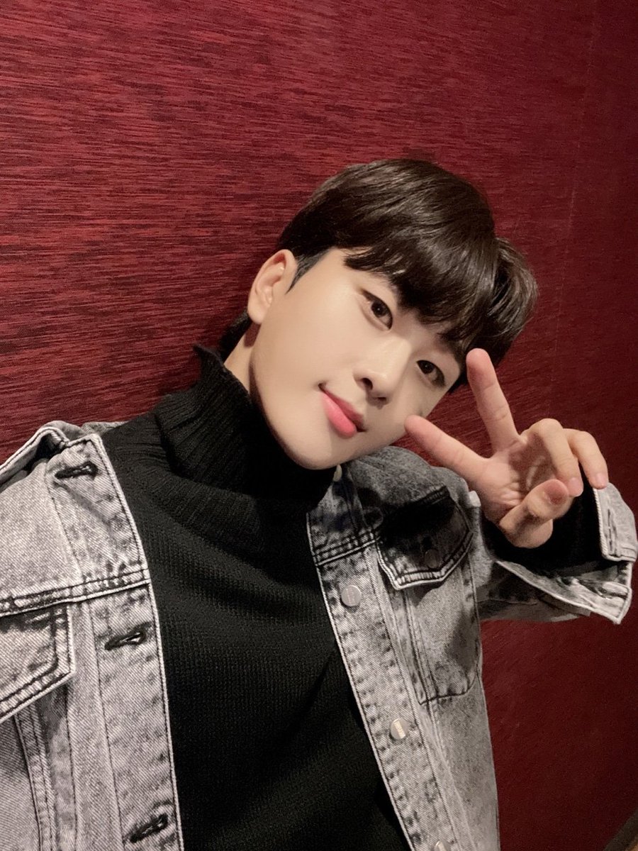 jflo_newkidd's tweet photo. [TIKTOK] 진권의 빼빼로 카메라 보러오세요😉😛😜😍

🔗https://t.co/SAZqTyi8PU

#Newkidd #뉴키드 #Jinkwon #진권 #빼빼로데이 #빼빼로 #틱톡 #Tiktok https://t.co/W3jJg4eGIx