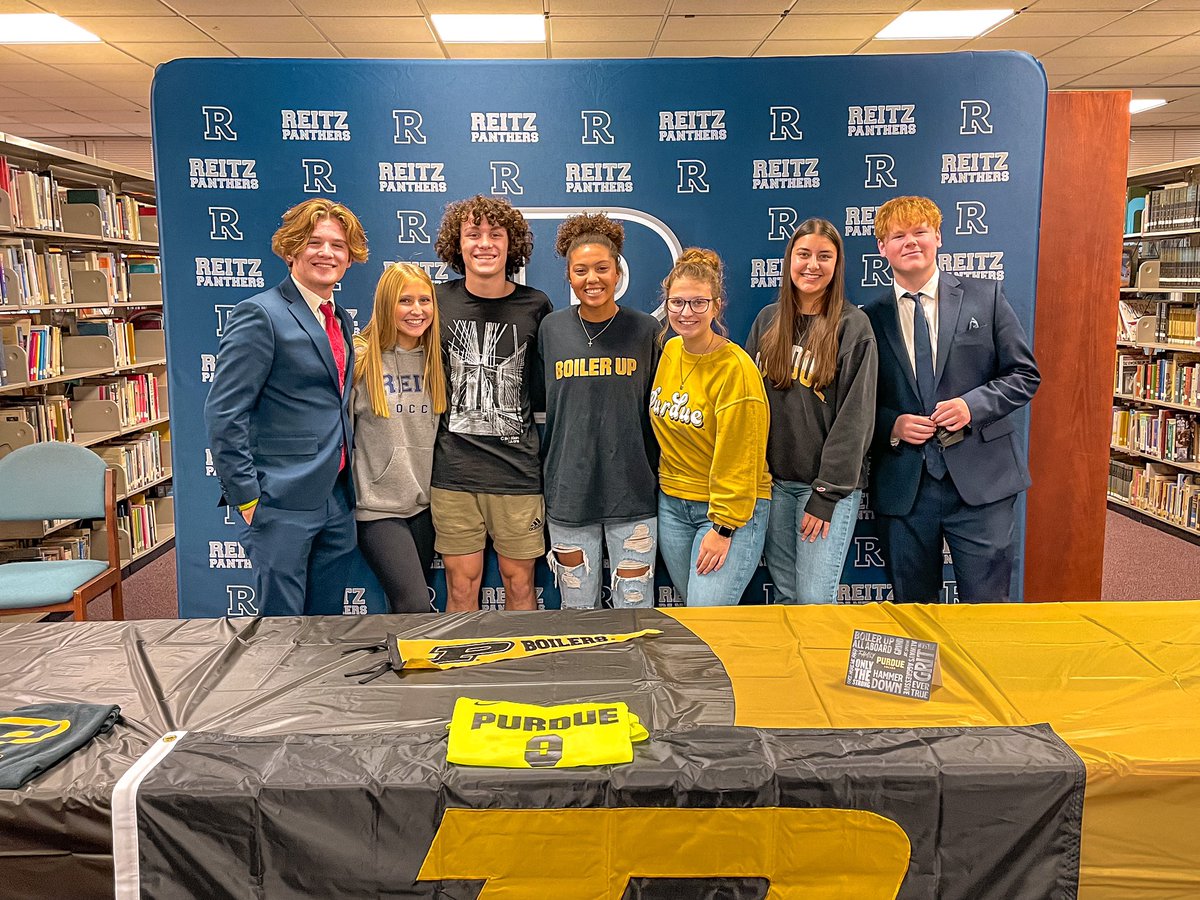 naomisplit's tweet photo. Officially a Boilermaker! Here’s to the next four 🖤💛 #BoilerUp https://t.co/QJ91NkAcmD