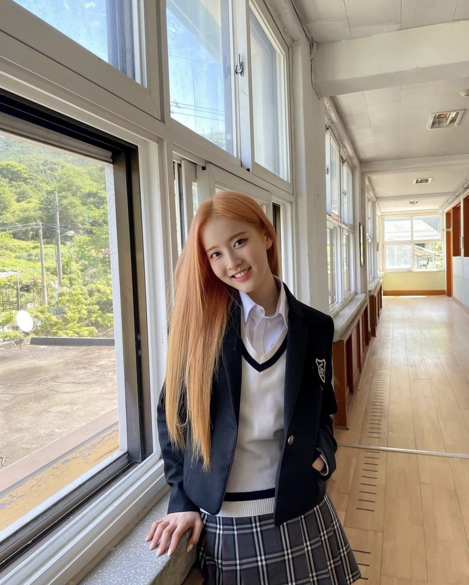EUNO8O1's tweet photo. 스테이씨 공식 인스타그램 #시은 💛 https://t.co/xlWkgvZkkf