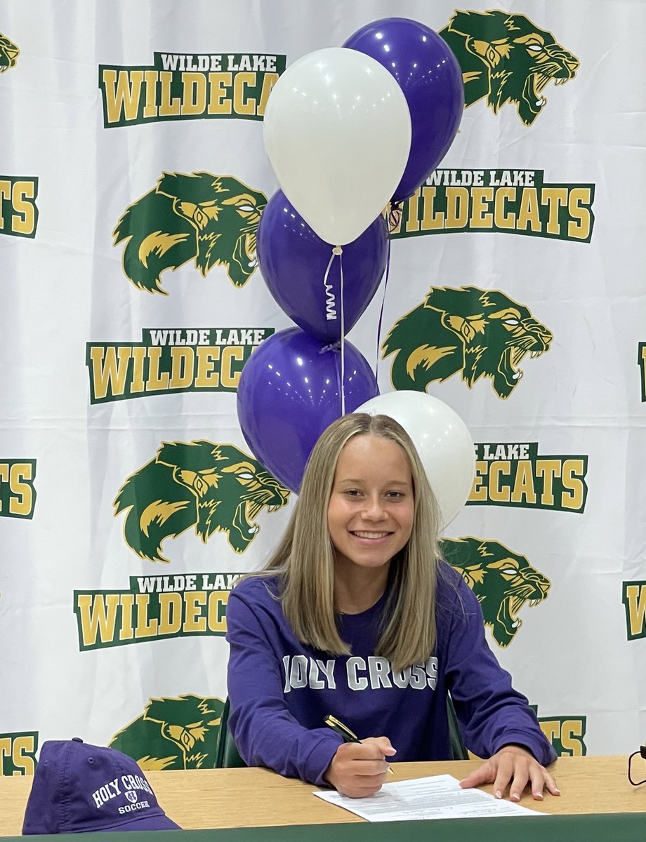 Congratulations to this queen who signed her commitment to play at <a href="/HCrossWSoccer/">Holy Cross W. Soccer</a> next year!
.
#NationalSigningDay #wlgs2021 #soccer #Classof2022