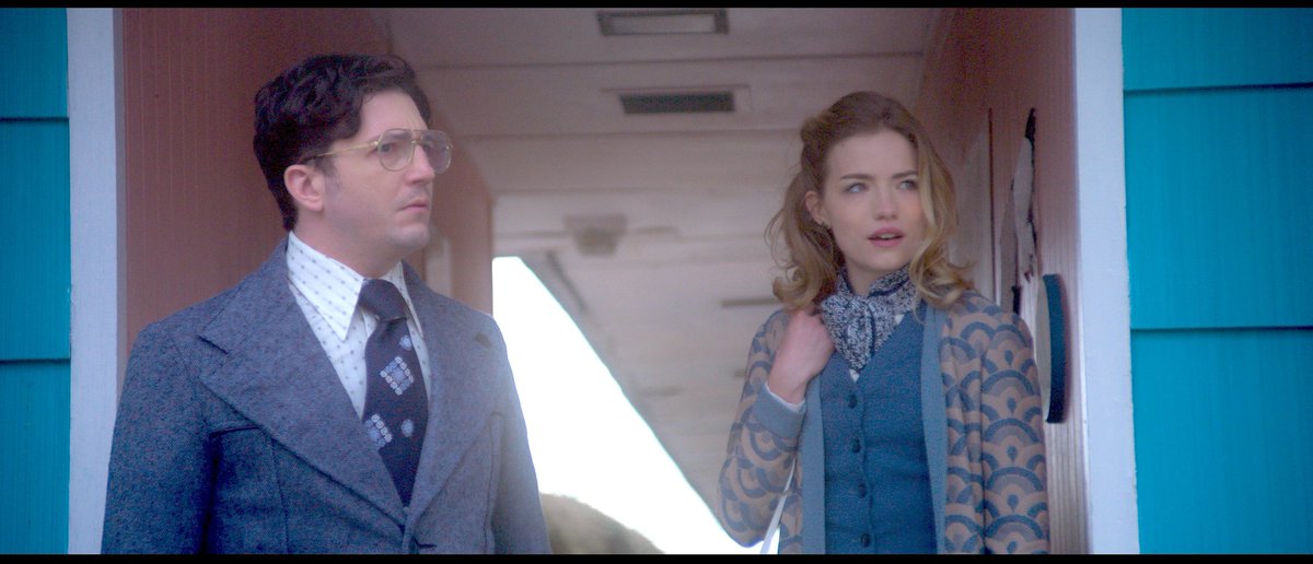 mjcox111's tweet photo. 18 1/2 is interesting to say the least. What's expected to be a political satire, turns out to be a comedy of paranoid hijinks with lots of situational comedy with two strong leads in John Magaro and Willa Fitzgerald and a scene stealing Vondie Curtis-Hall. #STLIFF https://t.co/VWUzNzXFLG