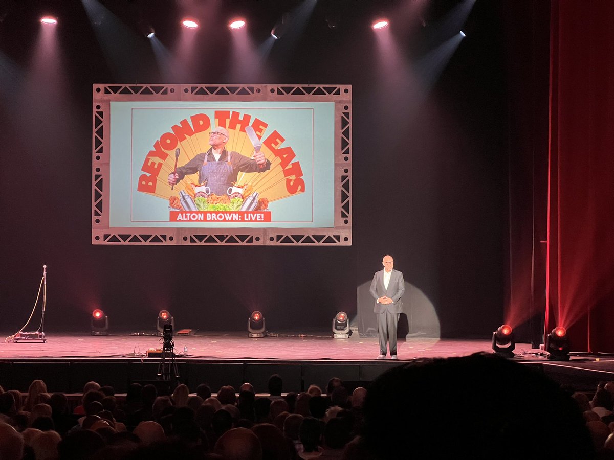 danielyu's tweet photo. The #BeyondTheEats show had started. Currently in the intermission and it’s fantastic. https://t.co/BjKT0HM2I3
