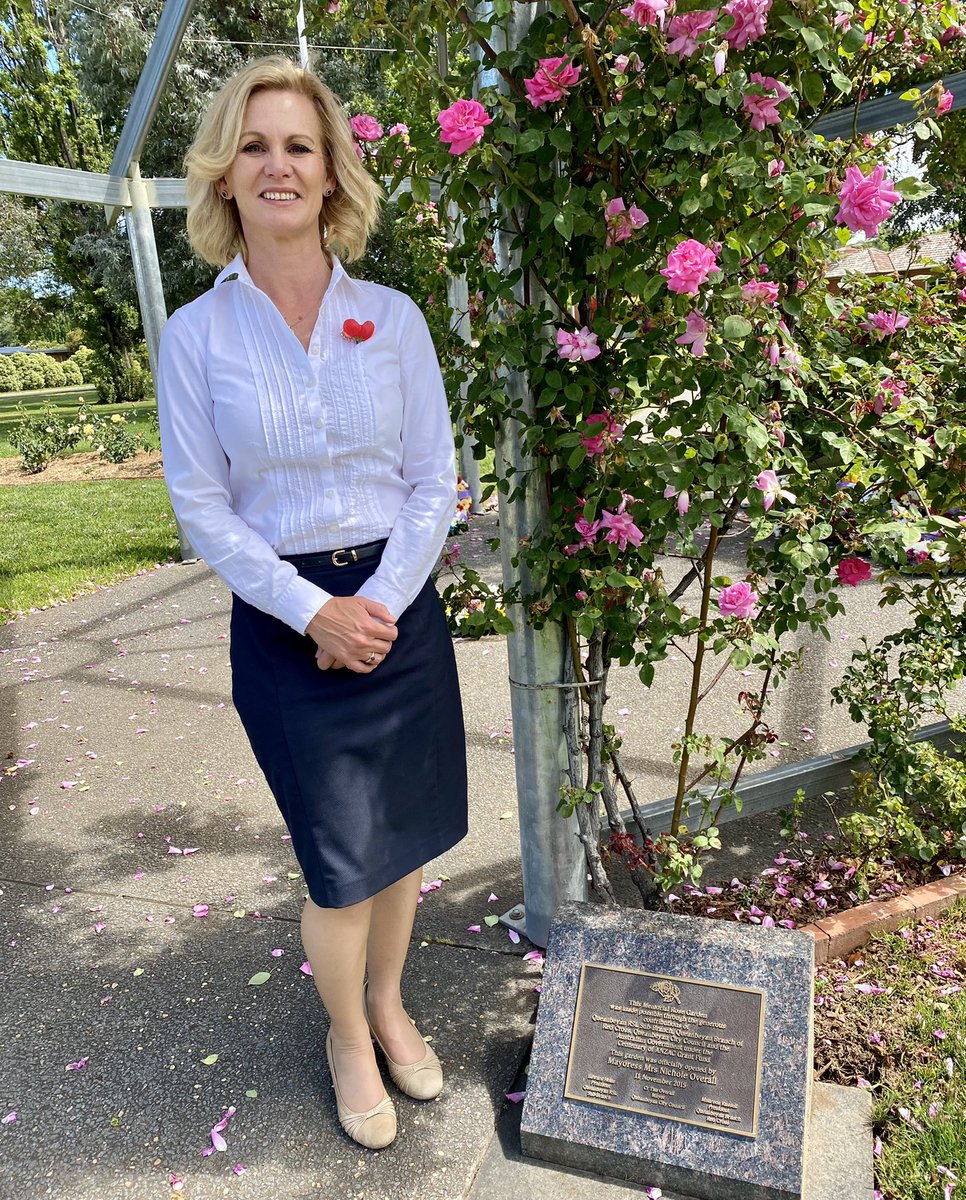 TimOverall's tweet image. Marking Remembrance Day in Bungendore and at the Queanbeyan Memorial Rose Garden, opened by Mayoress @NicholeOverall in 2015.