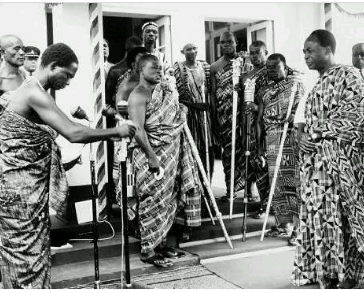 NkrumahQuotes's tweet photo. For the African bourgeoisie, the class which thrived under colonialism, is the same class which is benefiting under the post-independence, neocolonial period. Its basic interest lies in preserving capitalist social and economic structures. .. https://t.co/qVDLx4YB3S