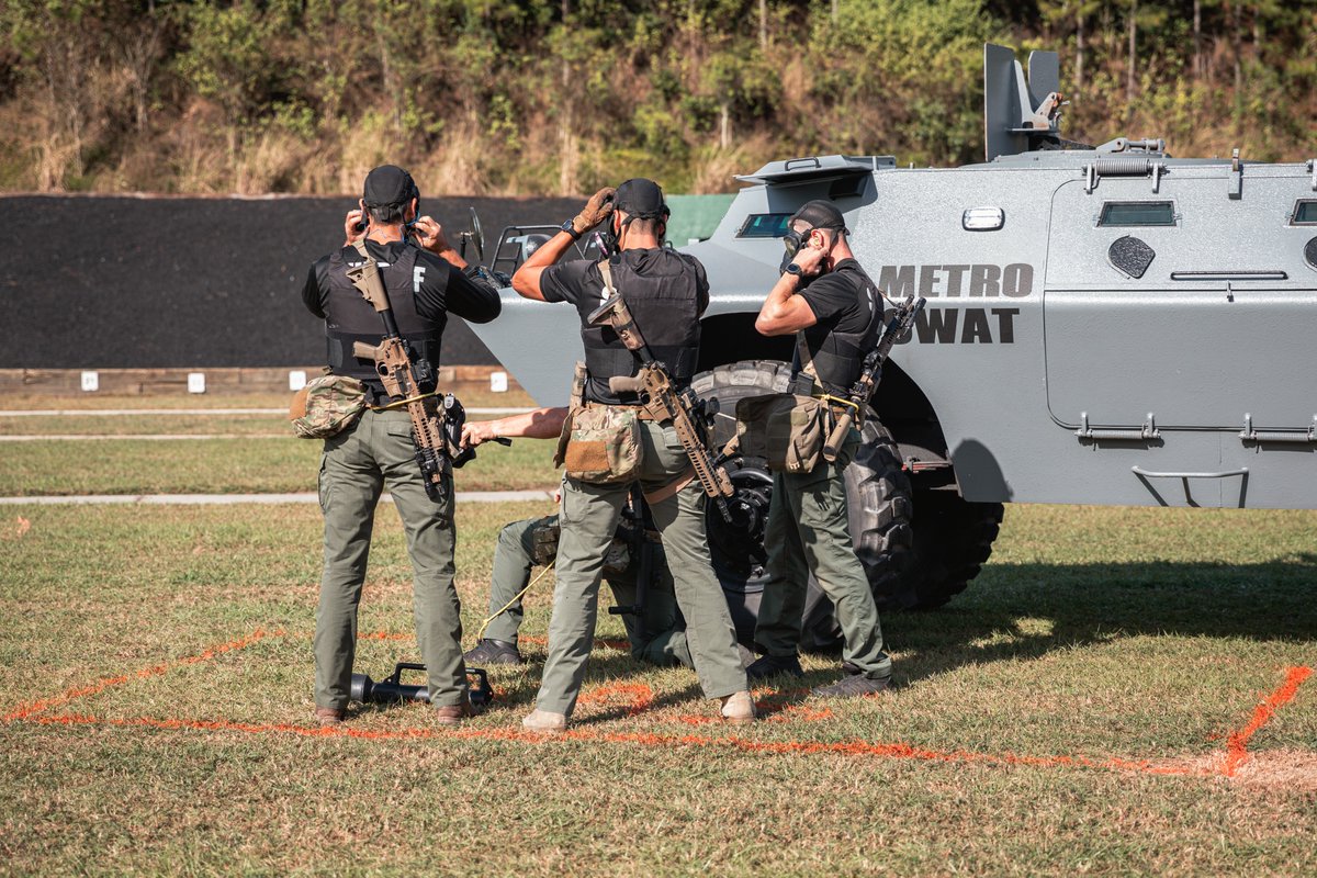 DBFirearms's tweet photo. We've been having a great time at SWAT Round-Up this week! #DiamondbackFirearms #SWATRoundUp https://t.co/rhtgKbvPaU