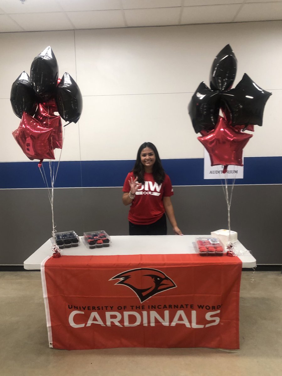 Fun day celebrating Karina Duran and her commitment to UIW with her family and friends. They got a good one!