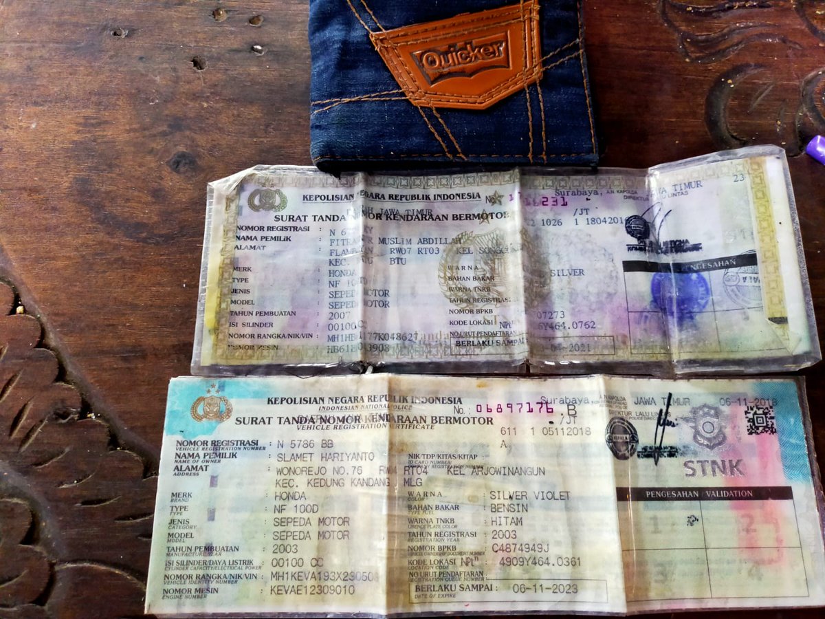 tiamakcik's tweet photo. Telah ditemukan 3 buah dompet di Ds. Pandanrejo Batu. Mungkin followers Mimin @infomalang ada yg kenal. Nuwus.

CP : Andri 082245253446 https://t.co/YcLPZvOi0u