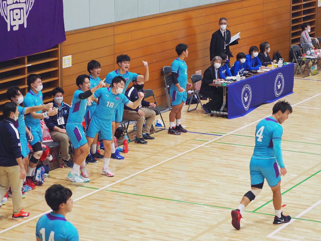shoichiro0215's tweet photo. インカレ3位で大会を終えました。

最後までコートで戦いたかったけど、皆んながハーフタイムに僕に向かって笑いながらガッツポーズをしてくれた時は、嬉しかったし涙が止まらなかった

最高のチームでプレーできて本当に良かったです！まだやり残したことがあるので、日本選手権に向けて頑張ります https://t.co/cwy4D7WFju