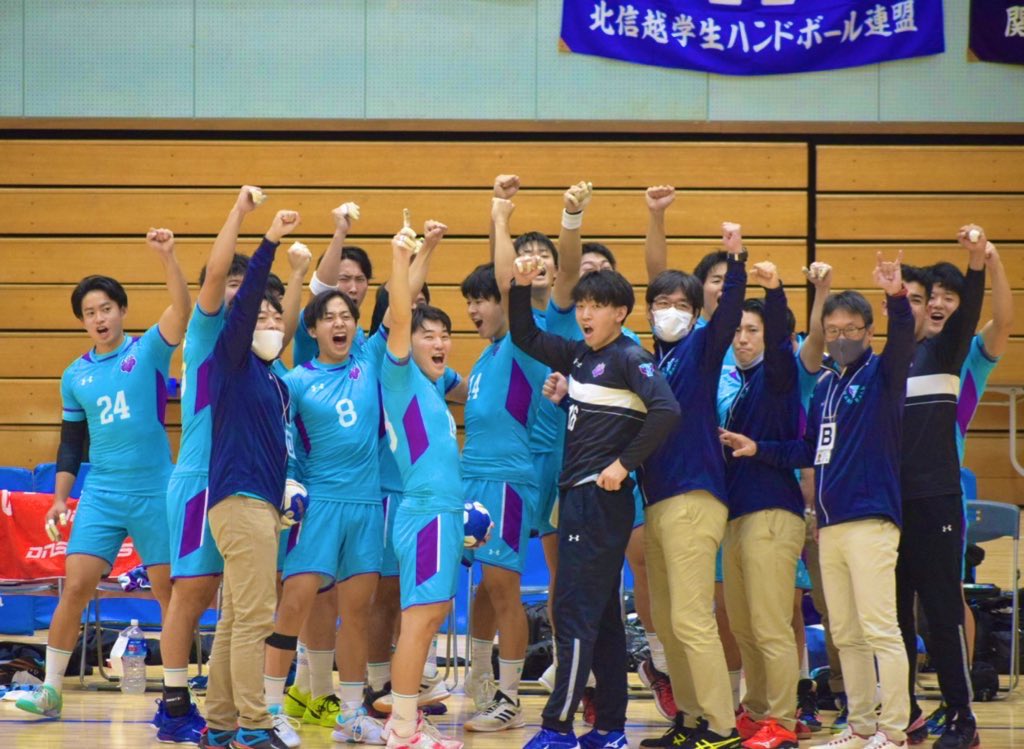 shoichiro0215's tweet photo. インカレ3位で大会を終えました。

最後までコートで戦いたかったけど、皆んながハーフタイムに僕に向かって笑いながらガッツポーズをしてくれた時は、嬉しかったし涙が止まらなかった

最高のチームでプレーできて本当に良かったです！まだやり残したことがあるので、日本選手権に向けて頑張ります https://t.co/cwy4D7WFju