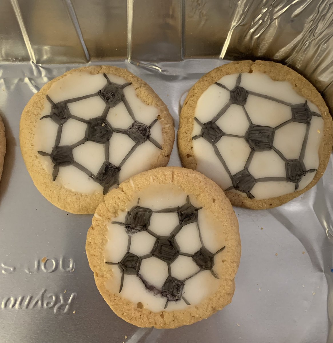 DanielCommaR's tweet photo. Many (my mom) wanted to know if I arrived home safely after a long night of sports journalism.
I am home. So proud of my boys.
And thankful that they pretend my attempts at recreating a soccer ball pattern aren’t pathetic.
#losjets https://t.co/s3aM9reQ6B