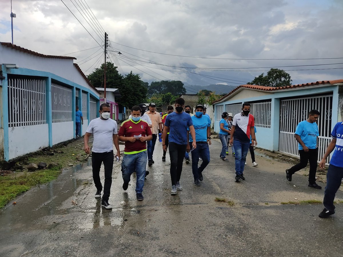 AbilioGomezS's tweet photo. #Merida Junto a Enrique Guillén candidato a alcalde, Franco Digirolamo candidato a diputado y las fuerzas democráticas en Unidad, recorrimos San Rafael del Alcazar en el mcpio. Obispo Ramos de Lora.
Éste #21N votamos en la tarjeta de la UNIDAD, la de la manito
#DefendamosAMerida https://t.co/p4EQk59RZI