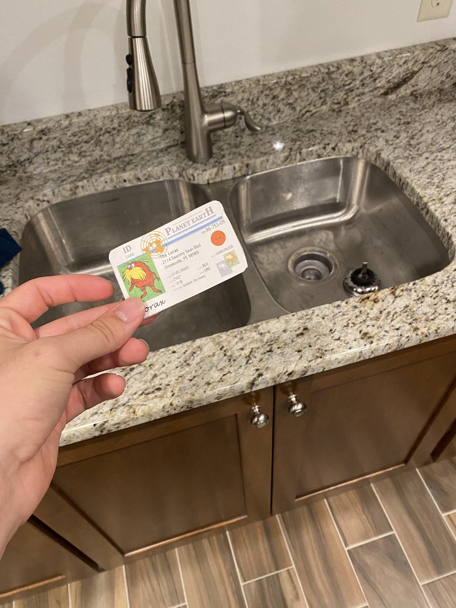 TheRealLorax_21's tweet photo. Every time I use the sink to wash my hands, brush my teeth or fill up a bottle of water, I make sure to never waste any water. Our water supply is not unlimited and we have to do our best to conserve it! @franklinlorax #apeswater https://t.co/ODUjQV5YFB