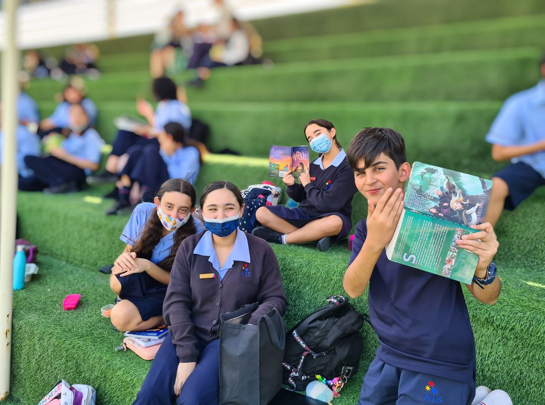 AIS_English's tweet photo. The launch of AIS's first Book Cafe was a huge success. The #AISEnglish Faculty were joined by enthusiastic young readers from Grade 7 to 12. The event was organised by CAS students, with help from Academic Pillars. #AISAcademies #AISAcademicPillar #AISJrSecondary #AISSrSecondary https://t.co/yxhAwHMAvv