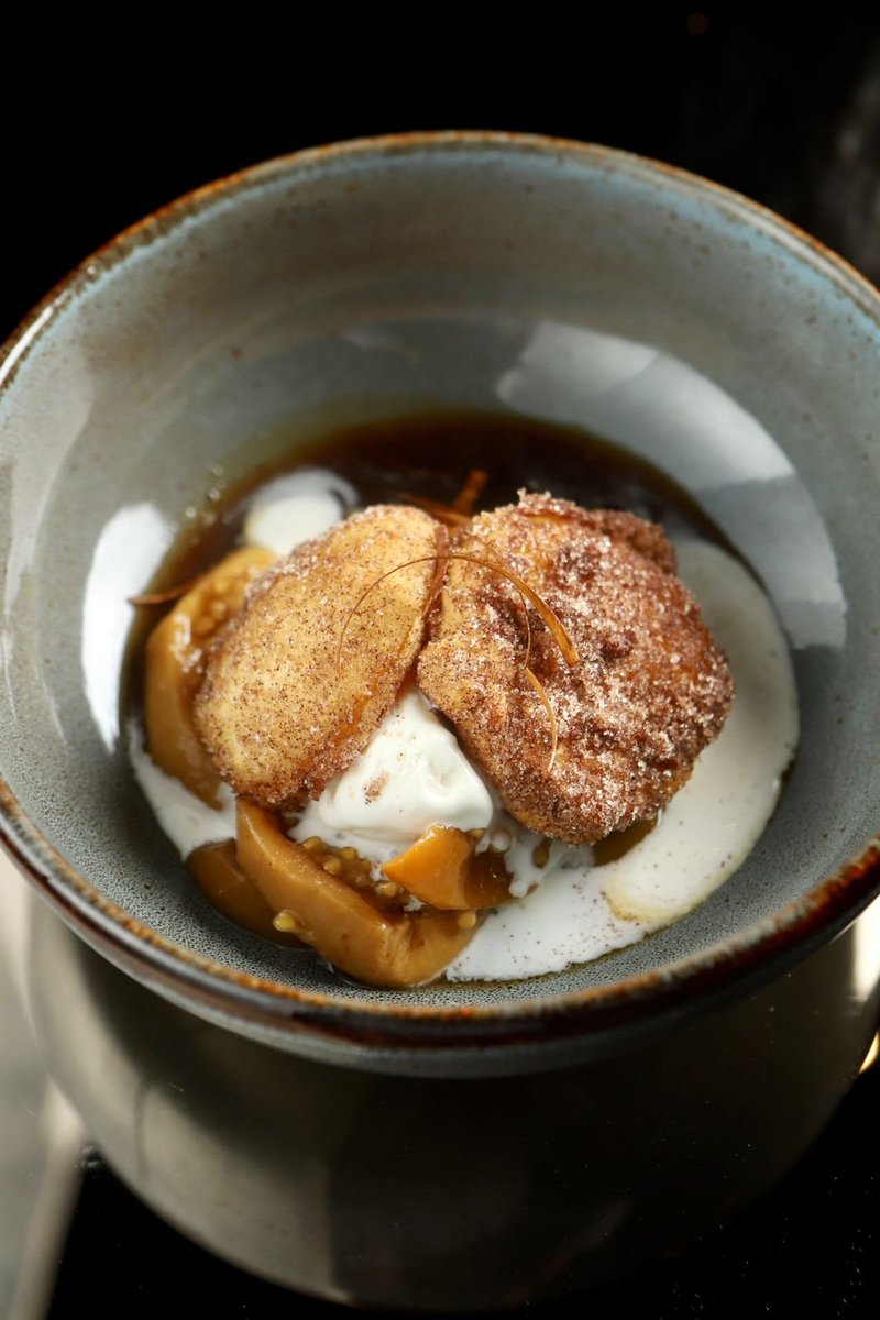 FoodandTravelMX's tweet photo. Con el buñuelo de durazno con guayaba en almíbar y helado de nata se cierra #StreetFood2021 en  #Cachava, una Experiencia exclusiva de @clubpremier_mx y @SantanderMx. https://t.co/OaHNov7S8S