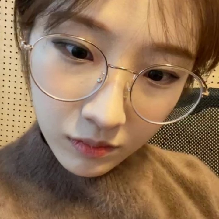 ThinkerHaseul's tweet photo. 💚 https://t.co/w6V00czGXa