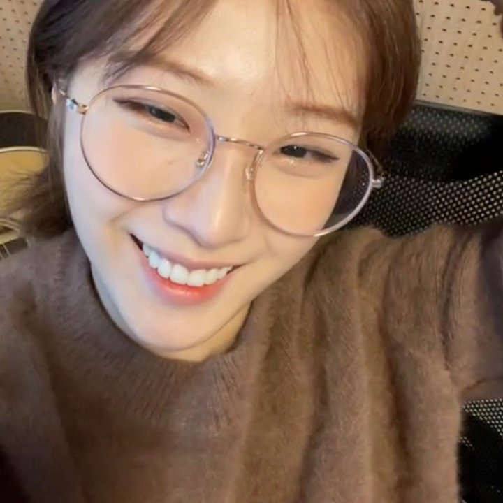 ThinkerHaseul's tweet photo. 💚 https://t.co/qzIlOiigZa