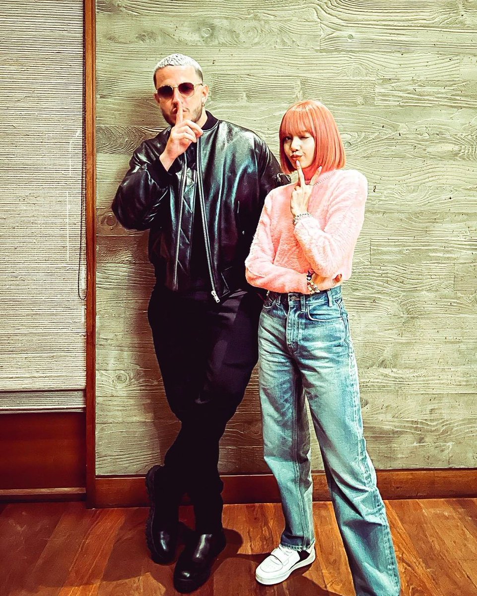 UMusicIndia's tweet photo. The beauty and king of beats raise the heat🔥
Listen to @djsnake's #SG ft. @BLACKPINK @ozuna @theestallion, now - https://t.co/bTk2PLPg5K
#SOLM #DJSnake #DJSnakeFans #Ozuna #Lisa #MeganTheeStallion #ThursdayVibes #TrendyThursday https://t.co/zAHQM0z1fL