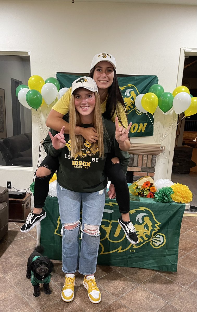 zoeeking35's tweet photo. Can’t wait to bother @piper_reed1 for 4 more years! Go Bison! 🤘🏼🦬💚 https://t.co/O0LZgvkHOd