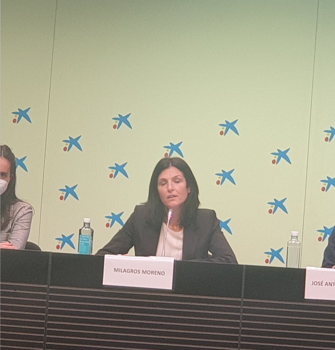 feuso_madrid's tweet photo. En #IIICongresoEdEspecial Milagros Moreno de @mcorredentora explica cómo el proyecto #Signary y la app ayudan a los alumnos en la #comunicacion https://t.co/2OkiryWMhr