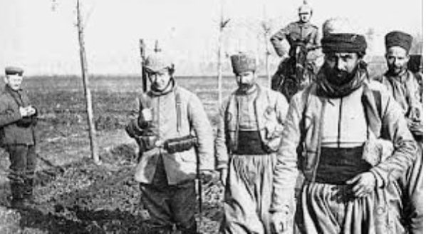 chemshafiz's tweet photo. Il est important de rendre hommage aux 70.000 soldats musulmans morts pour la France lors de la Première Guerre mondiale, servant la Nation. Ces soldats sont venus d’Afrique avec courage, désintéressés, la tête haute. Ce sacrifice a donné lieu à la construction @MosqueeParis https://t.co/ukal2P6T2D