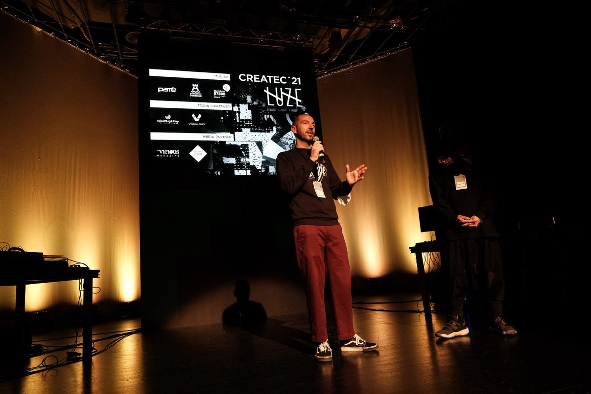 ajeivissa's tweet photo. 😍Ahir vam gaudir de l'art audiovisual en viu amb la mostra de #CreatecLUZE a Can Ventosa. 

👉Demà comencen les Jornades #Createc21 per a saber tot el necessari sobre tecnologia i creativitat.

📲Inscripcions gratuïtes a https://t.co/P5fcGMKvbe https://t.co/IwBn4tWnKN