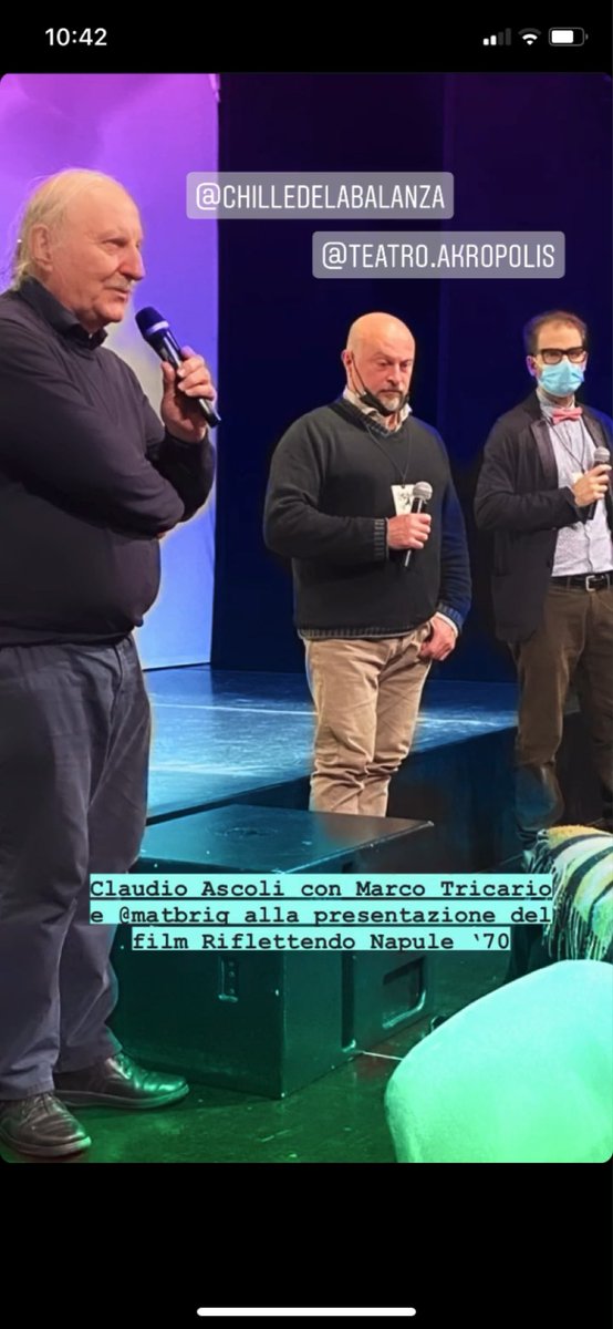 briguzia's tweet photo. Una presentazione… elettrica.

#Grazie @TeatroAkropolis della splendida ospitalità.

Grazie a Marco Triarico e sempre a Claudio @Chille_SanSalvi per aver risposto - anche stavolta - alle mie domande.

#napule70 #genova #tra12 https://t.co/Lf6VTTeskT