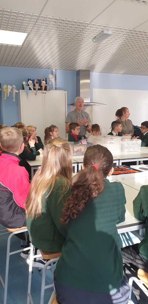 rougebouillon's tweet photo. Talk about bringing learning to life! @jersey_marine brought the @Butterfield_Grp marine touch tank into school today to teach us about the local marine life.
#respectbelievesucceed #marineconservation #localwaters #sealife https://t.co/3rshexBJuY