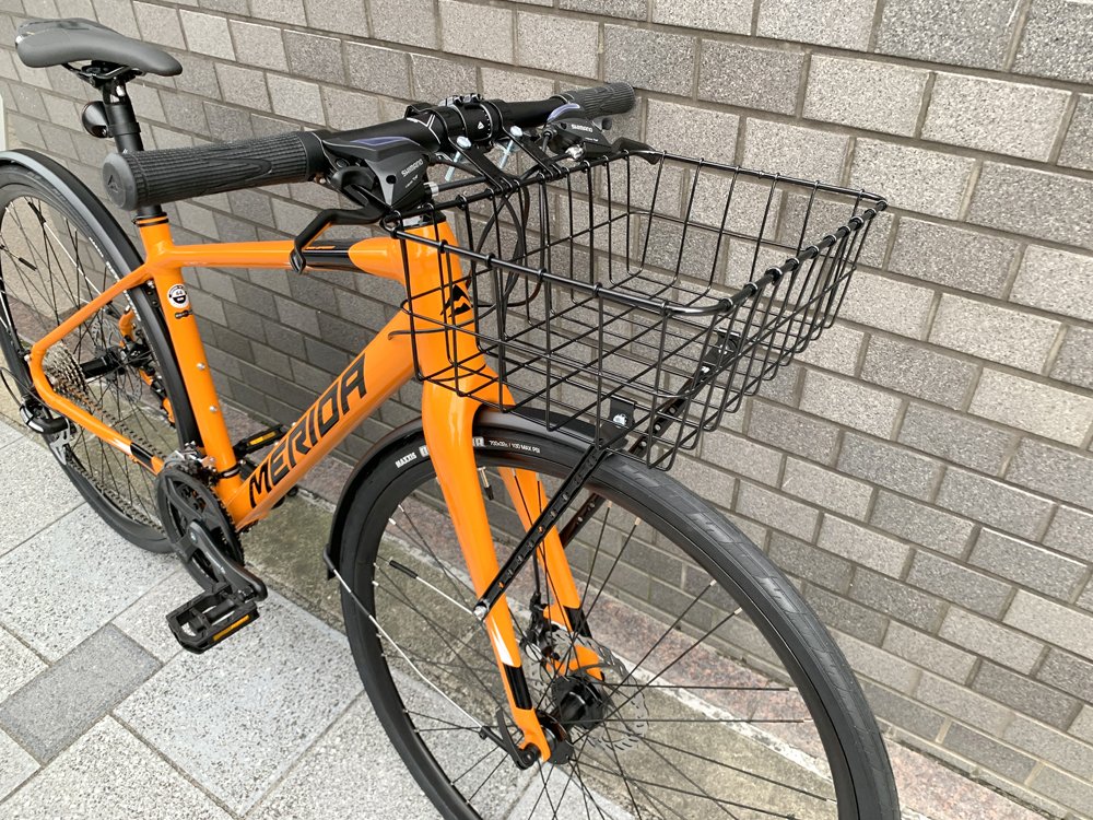 SCS_BECKON's tweet photo. クロスバイクをこんな感じで実用的に使える仕様にすることもできます。
お客さまのご希望でカゴとマッドガードを取り付けいたしました。
#ベックオン #beckon #merida #クロスバイク #GRANSPEED https://t.co/ooM0I5yNGO