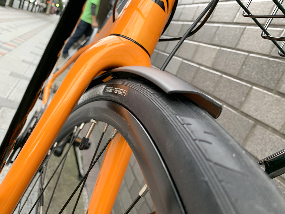 SCS_BECKON's tweet photo. クロスバイクをこんな感じで実用的に使える仕様にすることもできます。
お客さまのご希望でカゴとマッドガードを取り付けいたしました。
#ベックオン #beckon #merida #クロスバイク #GRANSPEED https://t.co/ooM0I5yNGO