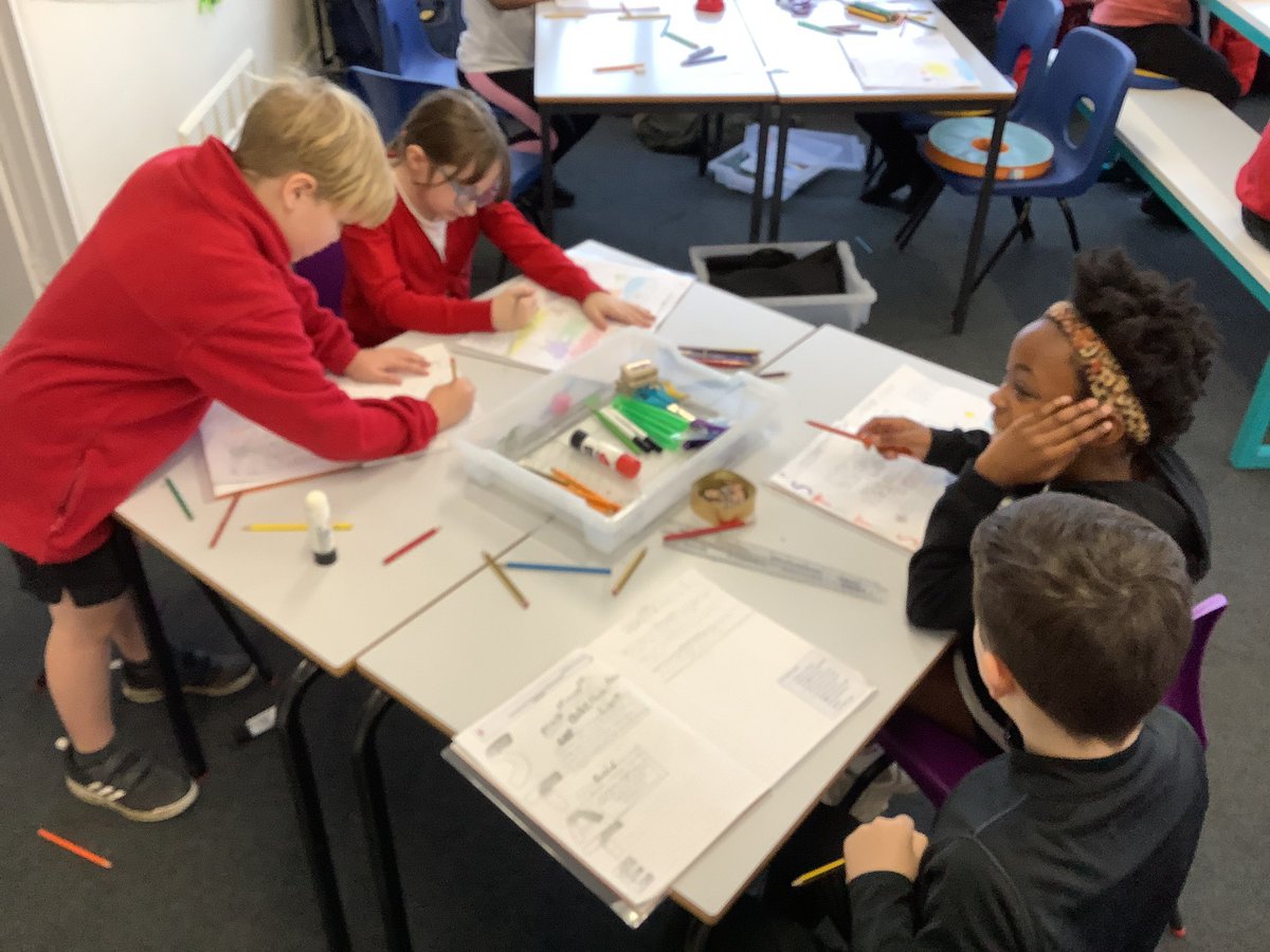 STM_Hull's tweet photo. Science in @Y4_STM #topsecret #sneakypeak #thursdaymorning  #TheSTMWay https://t.co/t50RudmYKN