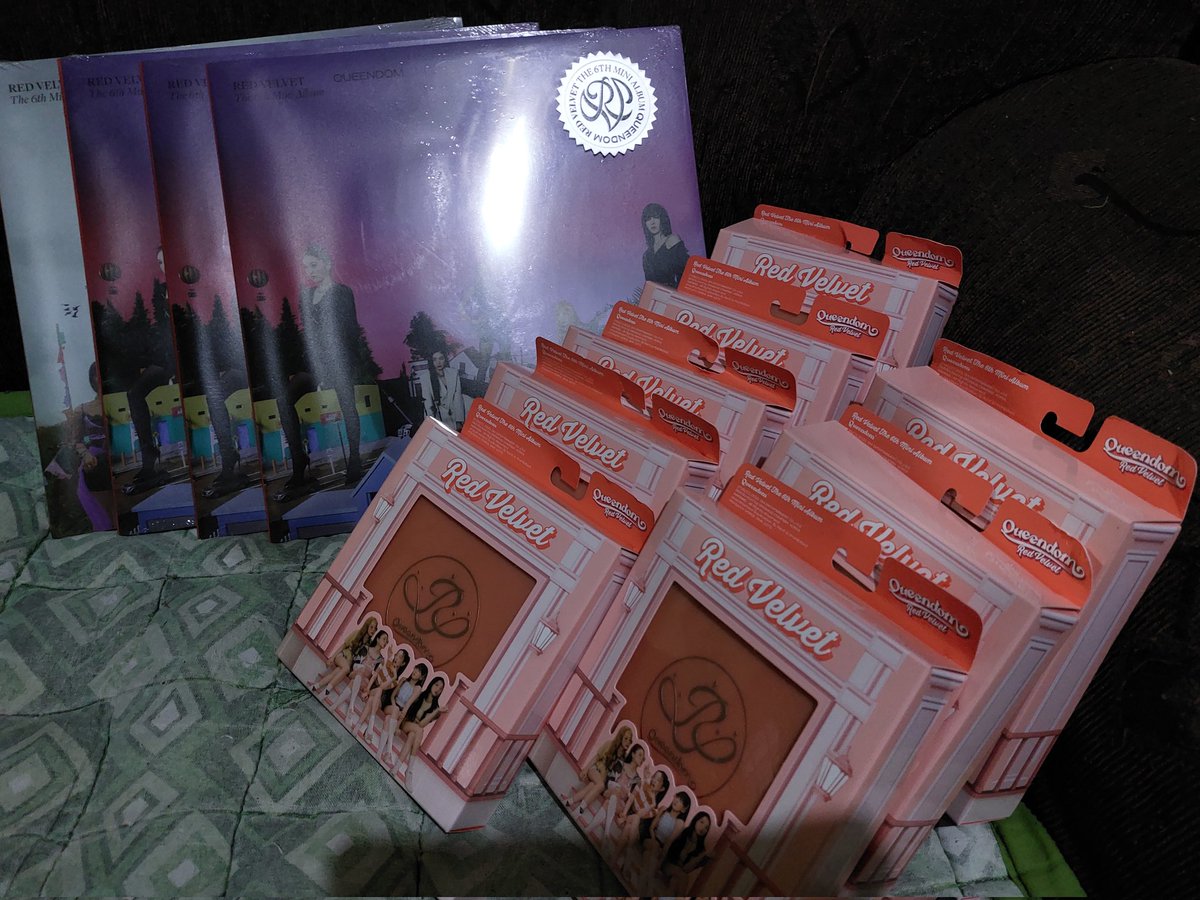 moonlitph's tweet photo. Red Velvet Queendom albums have arrived at our address. Will start packing this weekend po, send shipping forms on DMs tonight for the buyers of these albums and start shipping out po next week.💜✨

Will answer DMs po after class. Thank you😊

#moonlitPHUPDATES
#moonlitPHPROOFS https://t.co/tGfnrRTSCG