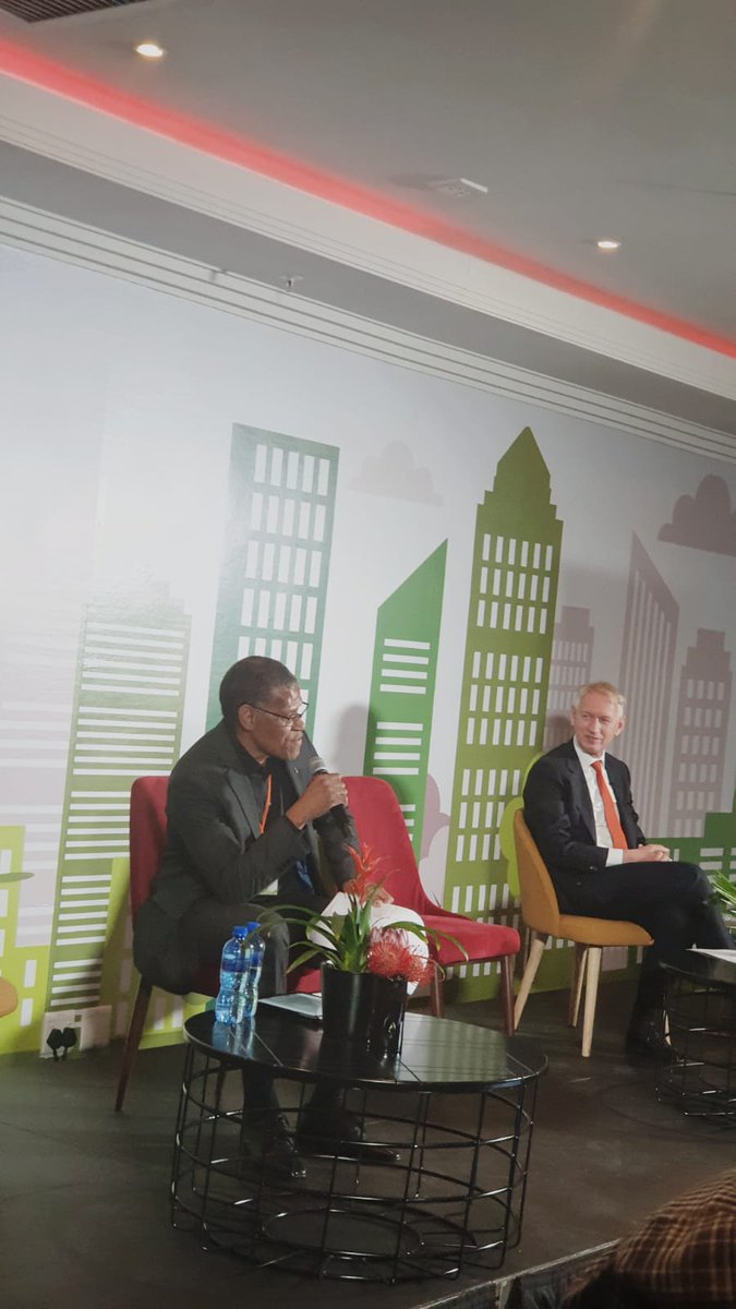 Today's moderator, Mzansi Aerospace Technologies, Victor Radebe introduces today's speaker line-up <a href="/cocreateSANL/">cocreateSANL🇳🇱🇿🇦</a> 

#CoCreateMYCITY #digitaltwins #assetmanagement #floodmanagement #smartcities