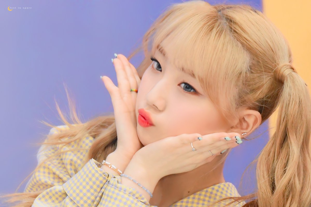 lost_inloona's tweet photo. #HappyYeojinDay 🐸🎂
#여진이_생일_초초_좋아요 
#여진이_찐스물을_축하해
#여진 #YeoJin #이달의소녀 #LOONA @loonatheworld https://t.co/Gkf04KO2kT
