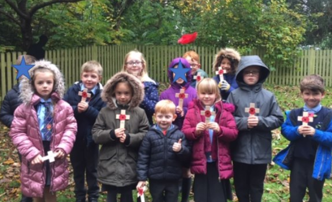 ValePrimarySch's tweet photo. The Vale School council went to Bourne Hall for a visit to the memorial garden. They performed a poem beautifully, placed a cross in the garden and met the mayor. #BeReflective #lestweforget2021 #inspiringall https://t.co/Ydaog6lhMP