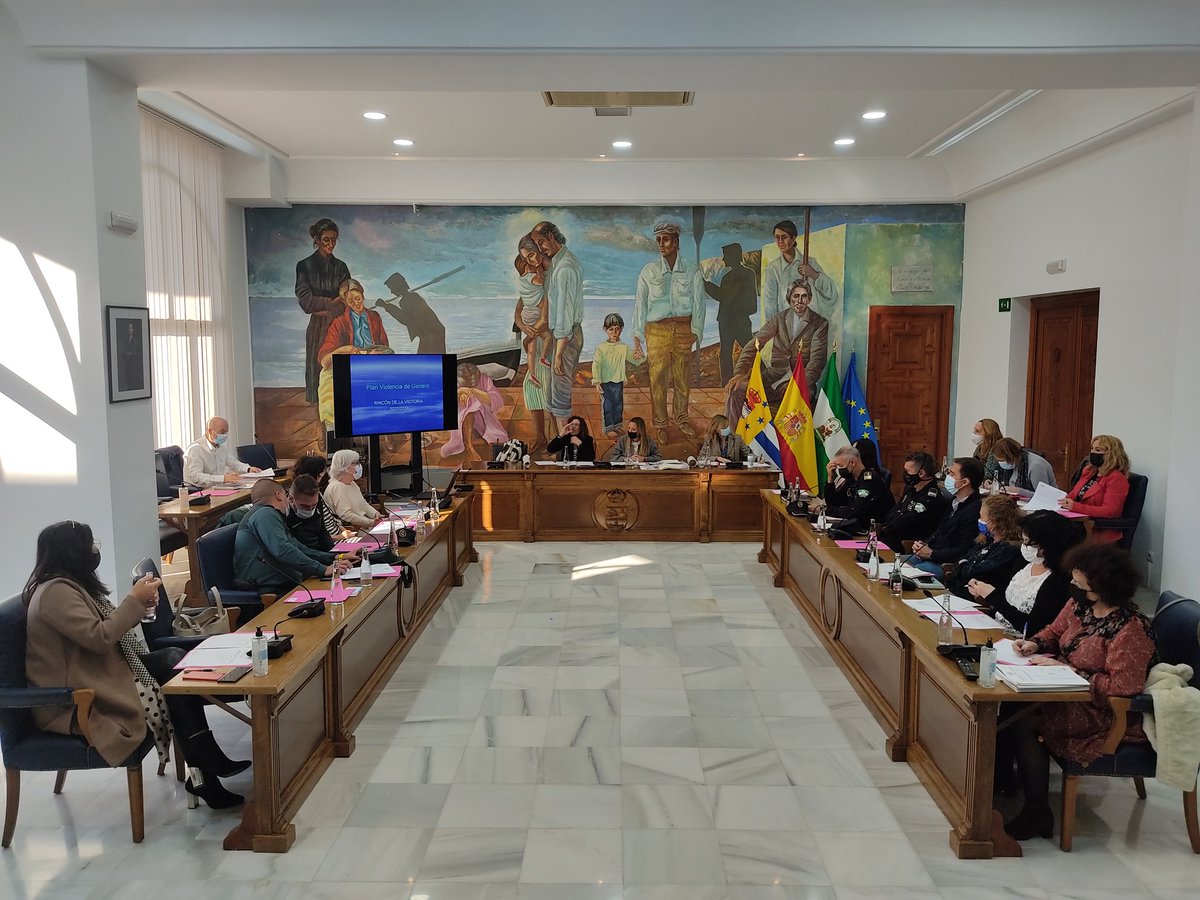 CsRinconVict's tweet photo. Comienza la Comisión Local de Seguimiento del Procedimiento de Coordinación para la atención a las Mujeres Víctimas de Violencia de Género y Agresiones Sexuales.

Gracias a los grupos políticos, Guardia Civil, Policía Local, Trabajadoras Sociales etc. que participan. https://t.co/XL154KujGc