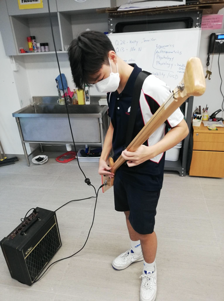 StamfordHK's tweet photo. In STEMinn last week, Grade 10 students built Diddley Bows, a type of one-string guitar. The project was an opportunity for students to apply their workshop skills such as drilling, cutting, and craftsmanship.
#StamfordHK #CognitaWay #STEM #STEMinn #DiddleyBows #designtech https://t.co/JJrdtHGooc