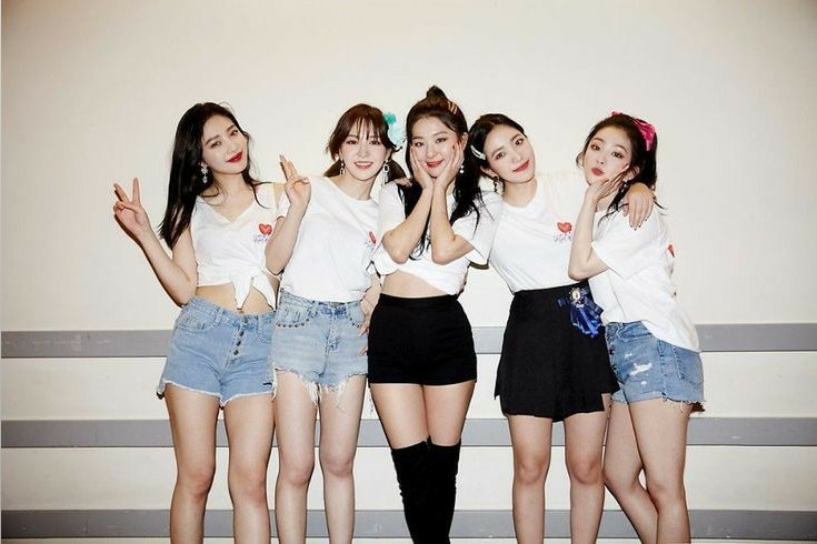 turkeyredvelvet's tweet photo. CHALLENGE | MAMA Fan Choice Award🔔

Red Velvet’in en sevdiğiniz albümü ile yanıtlayın.

#MAMAVOTE #redvelvet @RVsmtown kullanmayı unutmayın.

1 yanıt = 1 oy
1 RT = 1 oy https://t.co/gVNi2TLwI5