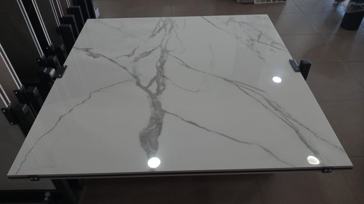 polverojosele's tweet photo. #Porcelánico brillante en gran formato.  Calidad y distinción en su vivienda

👷https://t.co/yrEvr7pv1q

#PolveroJosele #Reformas #Pavimentos #Sanitarios https://t.co/pud1eowpEa