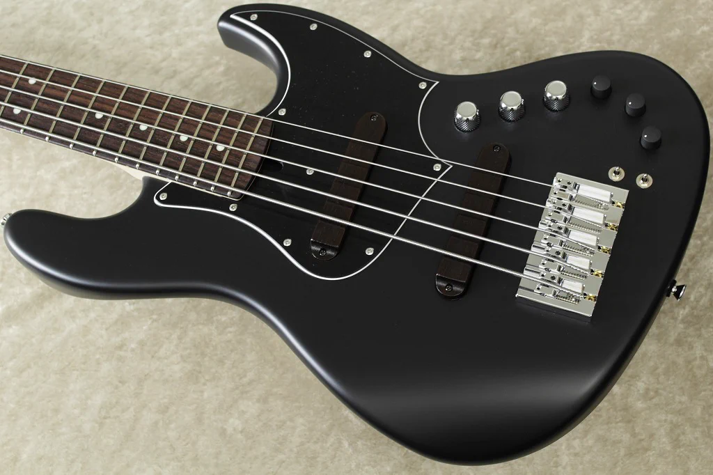 Xotic XJ-1T 5弦ベースBlack(レリックMedium Aging) クロサワ楽器 池袋店 エレキ本館@Plekサービス稼働中！ on X