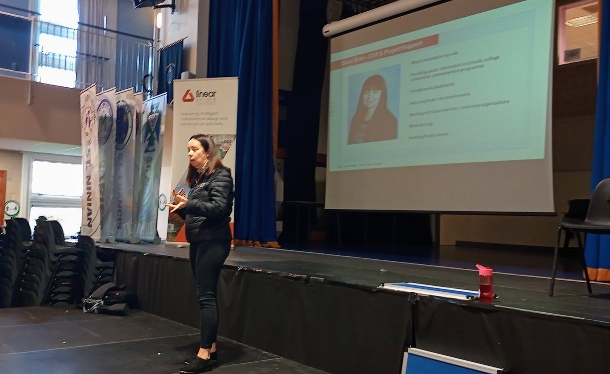 InclusionTeamSM's tweet photo. A huge thank you to Gwen from @linear_dc for delivering the careers in construction presentation to @StMungosAcademy Woodwork students yesterday! A great insight into the range of job roles available, skills &amp; forthcoming opportunities! 🔨🔧🪚🪛🔩 #Constructioncareers https://t.co/iouYj5U6zP