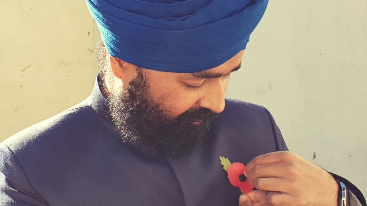 amanbhogal's tweet photo. We bow our heads in respect and gratitude to honour all those who made the ultimate sacrifice for our freedoms - including the legions of Indians who for our tomorrow gave their today.

Wear your Poppy with pride!

#WeWillRememberThem  
🇬🇧🇮🇳 https://t.co/VIuLlsmw1D