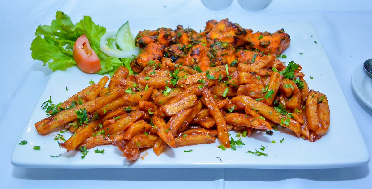 VybezRadioKE's tweet photo. Wewe hubambika na chipo aina gani? Masala, mwitu ama dry fry? @Browngalnessa @deejaypatiz #vybeayard https://t.co/CdBxBPQNCP