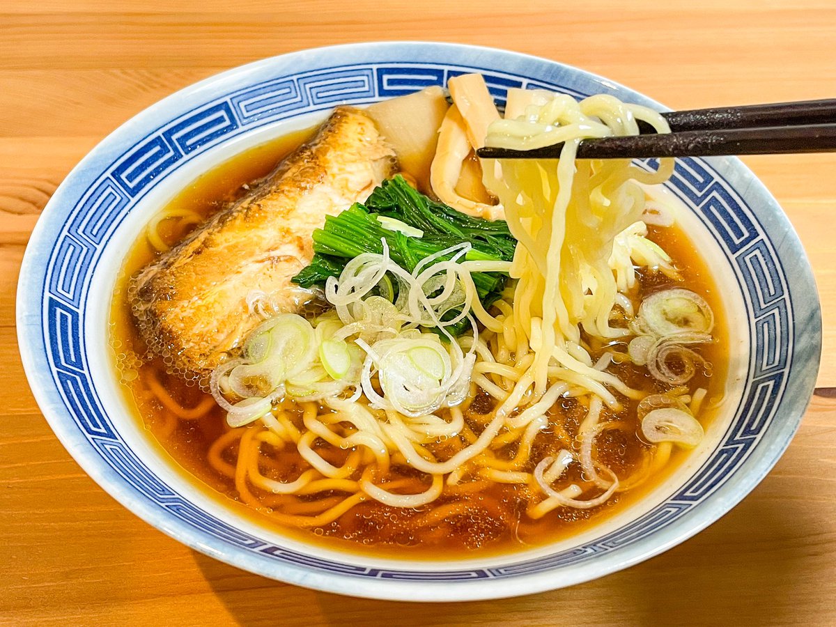 tomitayaseimen's tweet photo. ふるさと納税サイト【さとふる】に掲載されました。
 
極厚チャーシュー付 中華麺食べ比べラーメンセット(福島県郡山市)
 
1 .極厚！約1cmの厚みがある迫力のあるチャーシューが6枚
2 .中華麺3種類×各2個
3 .特徴のある3種類の醤油ラーメンスープ×各2個

寄付金額 11,000円

https://t.co/RsPKefWWPh https://t.co/GEN2vybXSA
