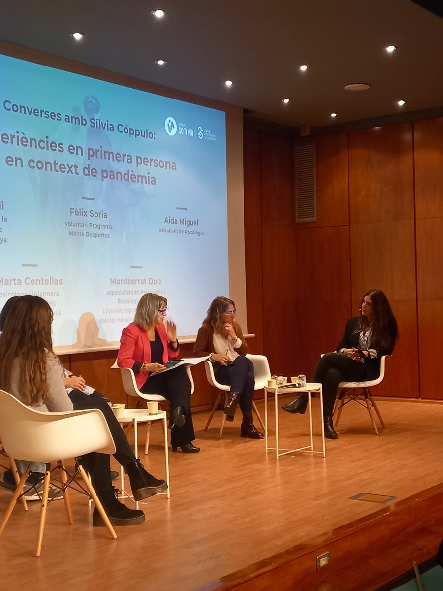 grupsomvia's tweet photo. Com es viu una pandèmia i un aïllament a una residència on viuen persones amb diagnòstic de Salut Mental? Escoltem a  la directora de la llar del GrupSomVia durant la pandèmia🔈🗣️

#SalutmentaliJO https://t.co/EJnEelS6vW
