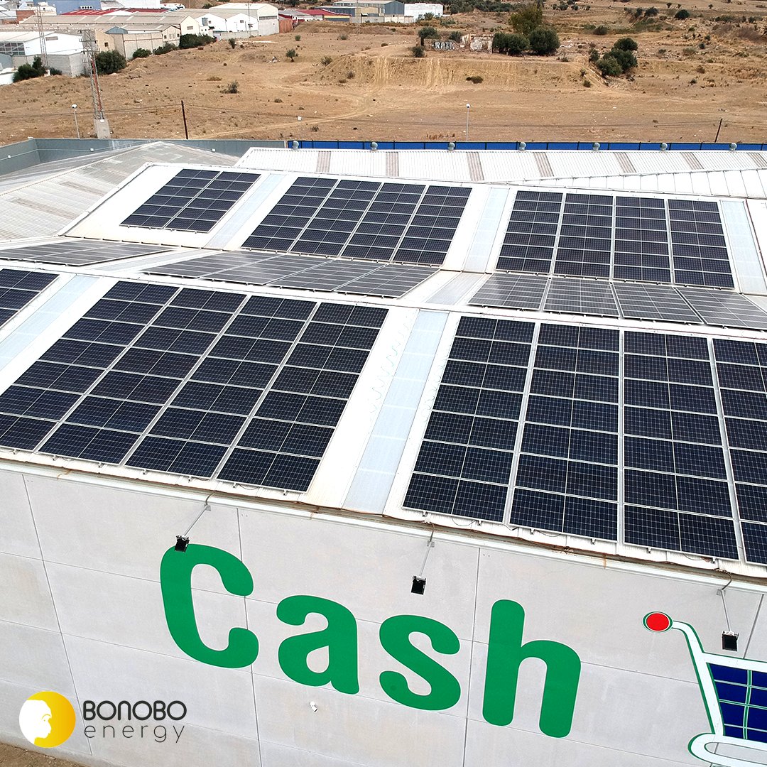 BonoboEnergy's tweet photo. Nuestras placas solares, además de estar adaptadas a cada cliente, darán a cada negocio una visión de sostenibilidad que notarán también en sus bolsillo. #CashChari ya ha dado el paso a la #transiciónenergética para  ahorrar a la vez que cuida de nuestro planeta 🌍💚 https://t.co/tZwDjuRovj
