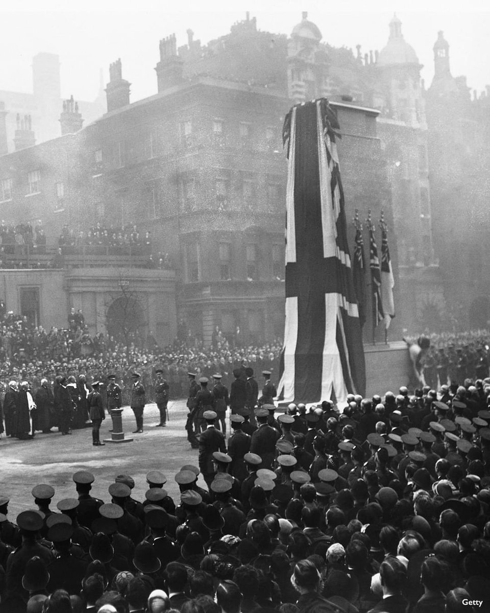 On this day in 1920 the Cenotaph was unveiled by King George V at 11am. The Cenotaph's timeless form has symbolised the universality of grief and the human cost of victory ever since. 🇬🇧