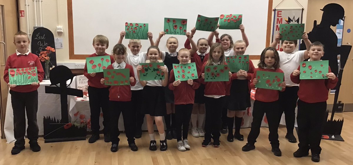MrsRoose1's tweet photo. @MrsRoose1 We have really enjoyed doing Remembrance Day Art work ❤️ https://t.co/iOEbFzqgJh